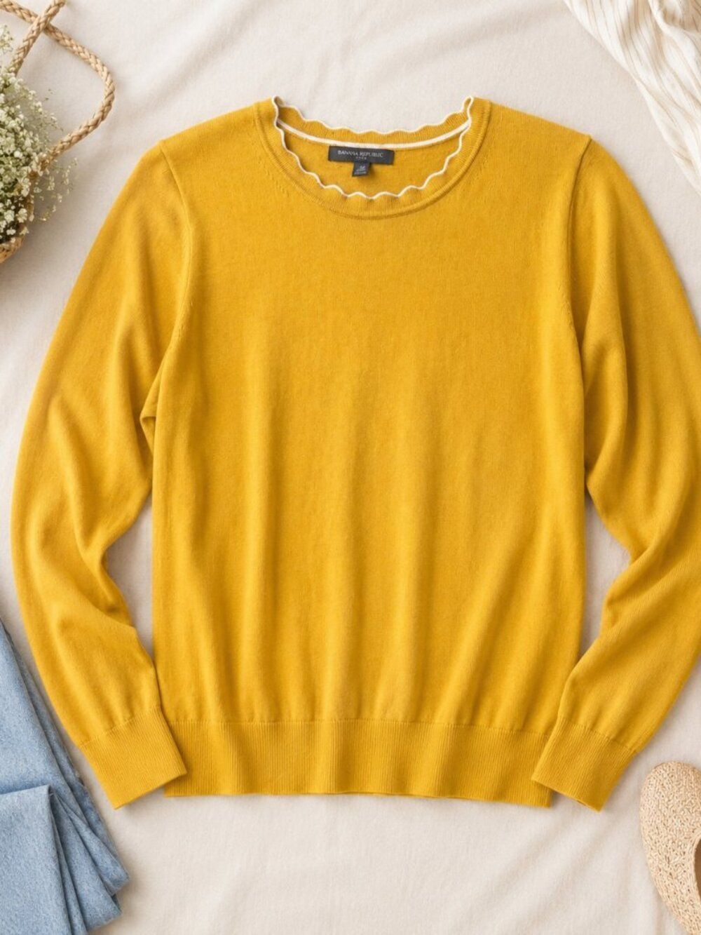 Banana Republic Mustard Yellow Scallop Trim Sweater Cottagecore Preppy‎ Knit Top